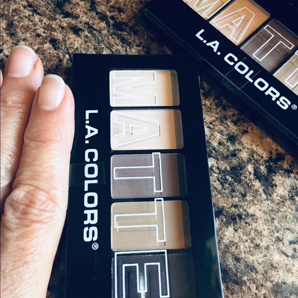 1 LA Colors matte shadow - Picture 3 of 4